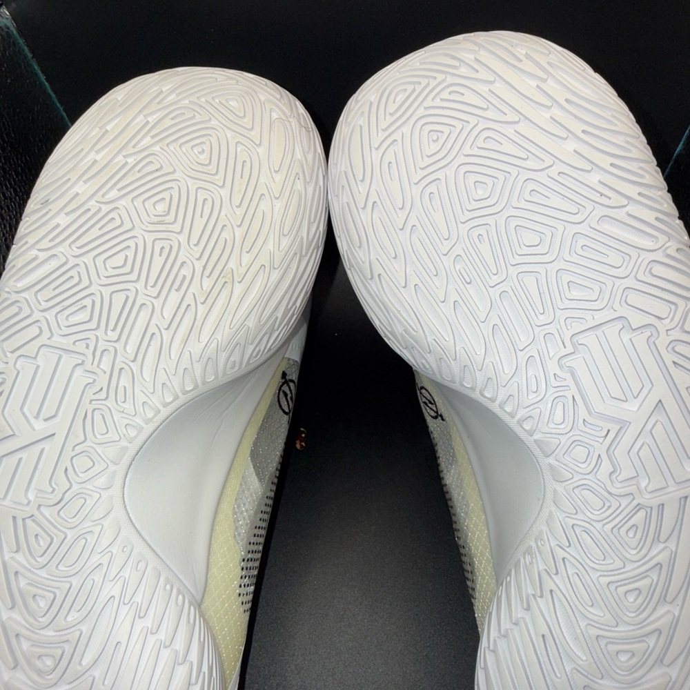 Nike White and Red Sneakers - Picture 12 of 13